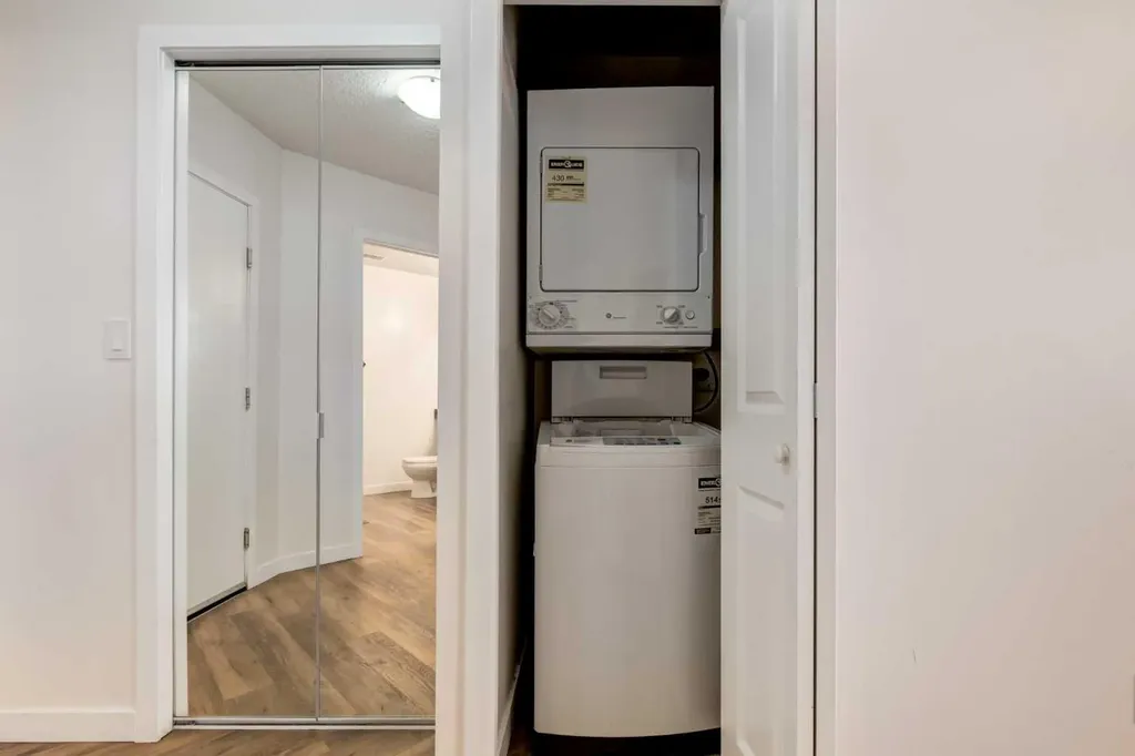 1053 10 Street SW Calgary AB T2R 1S6
