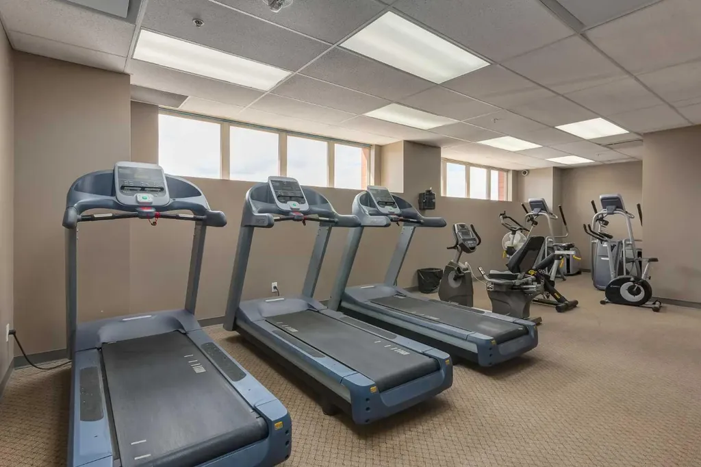 1053 10 Street SW Calgary AB T2R 1S6