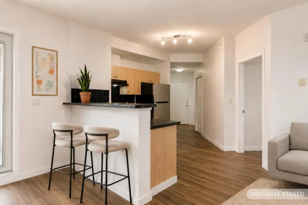 1053 10 Street SW Calgary AB T2R 1S6