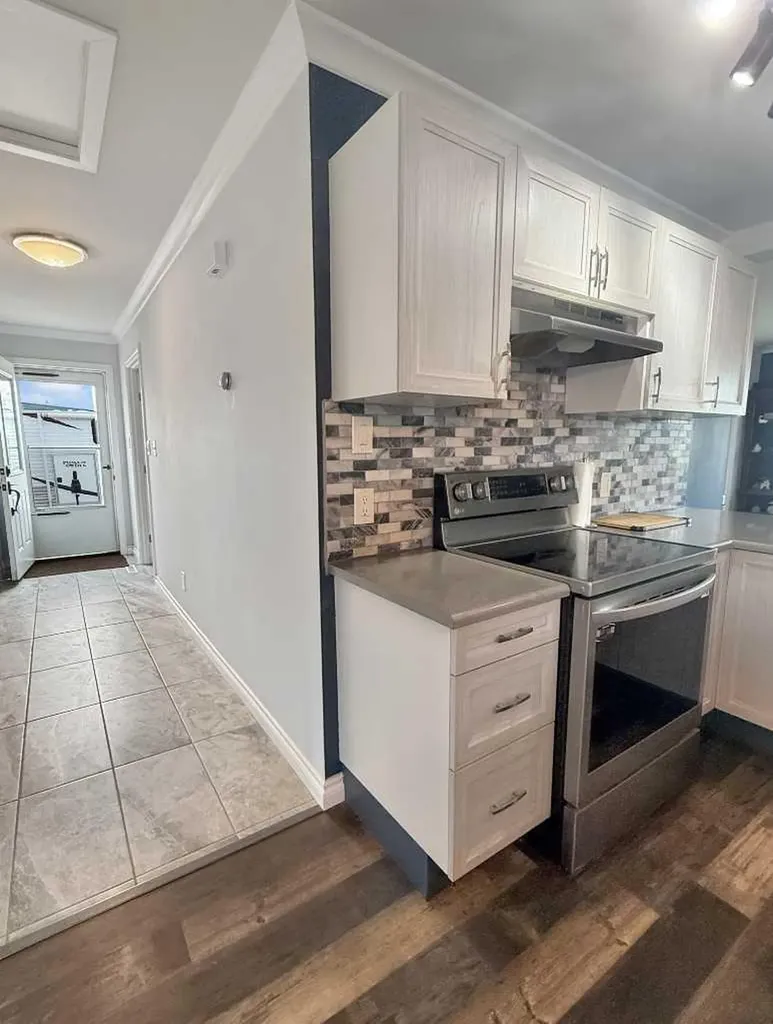 5302 50 Avenue Mayerthorpe AB T0E 1N0