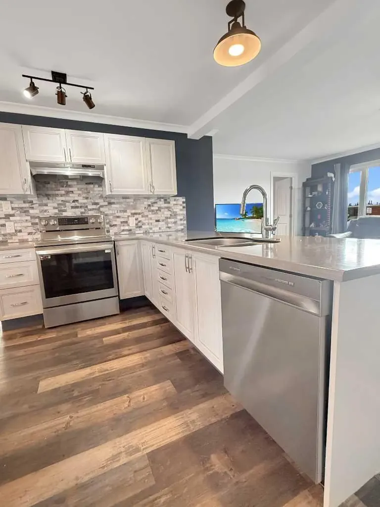 5302 50 Avenue Mayerthorpe AB T0E 1N0