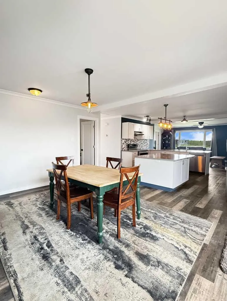 5302 50 Avenue Mayerthorpe AB T0E 1N0