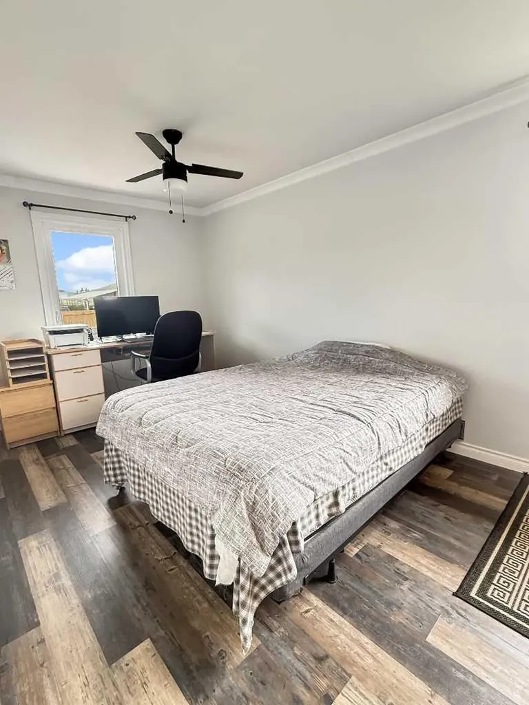 5302 50 Avenue Mayerthorpe AB T0E 1N0