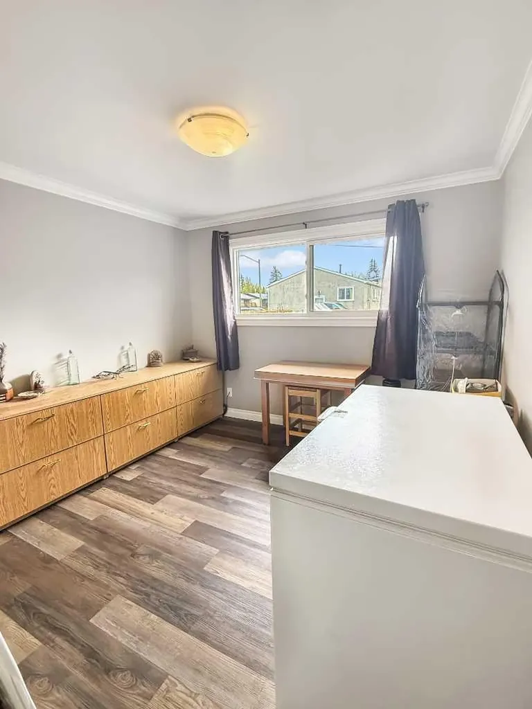 5302 50 Avenue Mayerthorpe AB T0E 1N0
