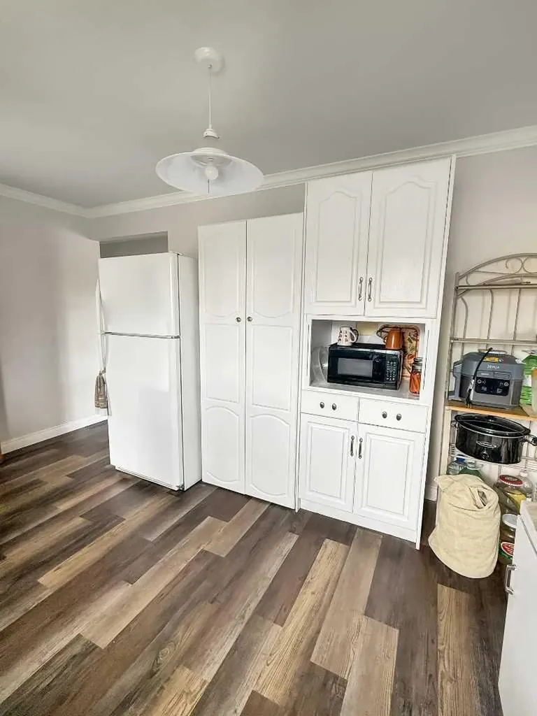 5302 50 Avenue Mayerthorpe AB T0E 1N0