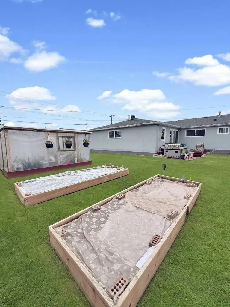 5302 50 Avenue Mayerthorpe AB T0E 1N0