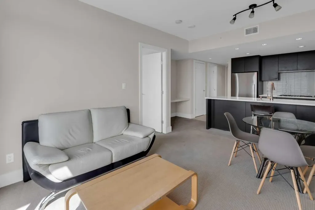 1111 10 Street SW Calgary AB T2R1E3