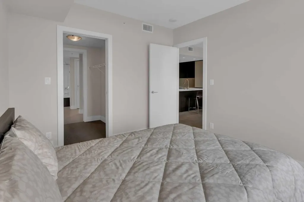 1111 10 Street SW Calgary AB T2R1E3