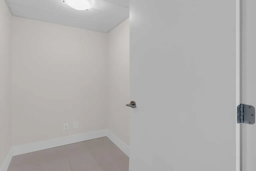 1111 10 Street SW Calgary AB T2R1E3