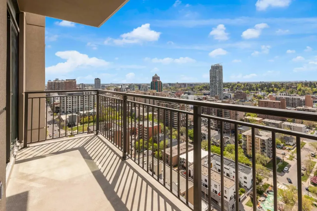 1111 10 Street SW Calgary AB T2R1E3