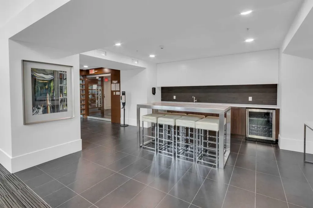 1111 10 Street SW Calgary AB T2R1E3