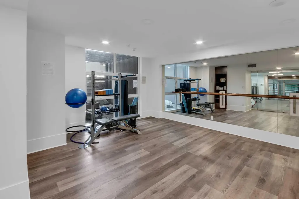 1111 10 Street SW Calgary AB T2R1E3