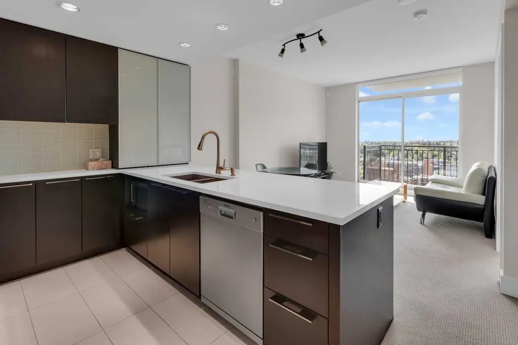 1111 10 Street SW Calgary AB T2R1E3