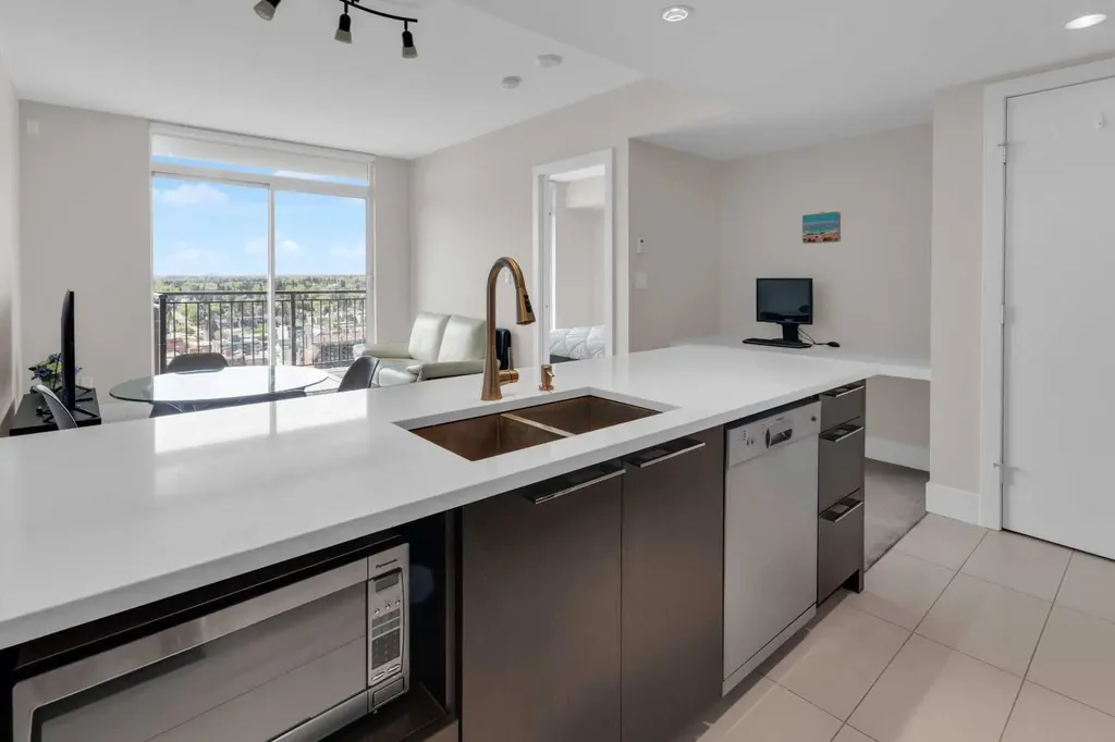 1111 10 Street SW Calgary AB T2R1E3