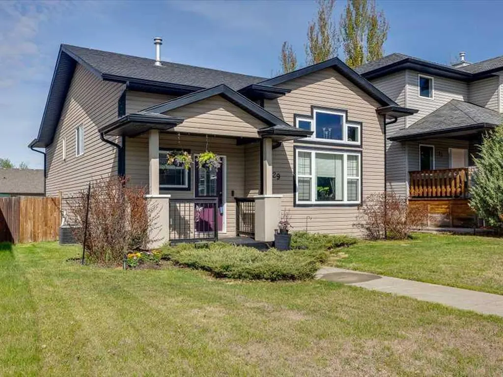 29 Rolling Ridge Hills Blackfalds AB T0M 0J0