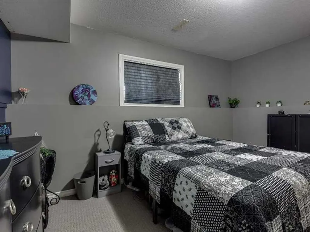 29 Rolling Ridge Hills Blackfalds AB T0M 0J0