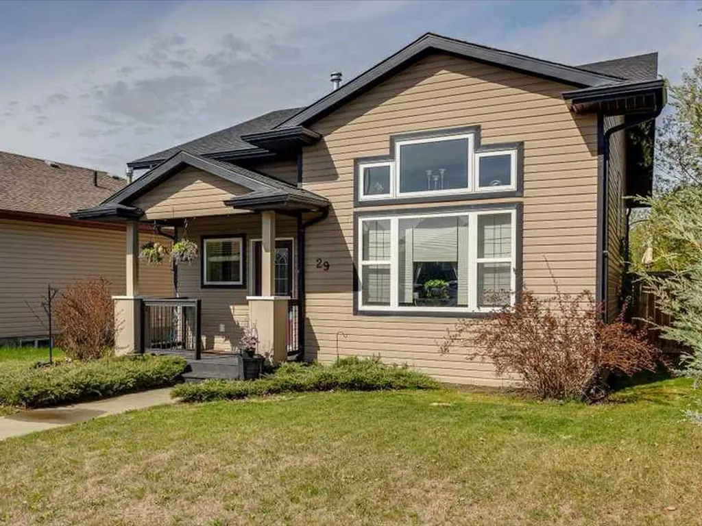 29 Rolling Ridge Hills Blackfalds AB T0M 0J0