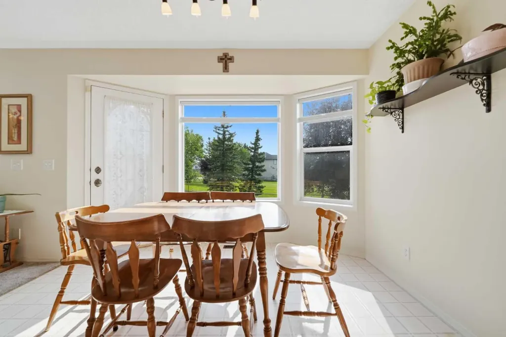 46 Somerside Place SW Calgary AB T2Y 3V3