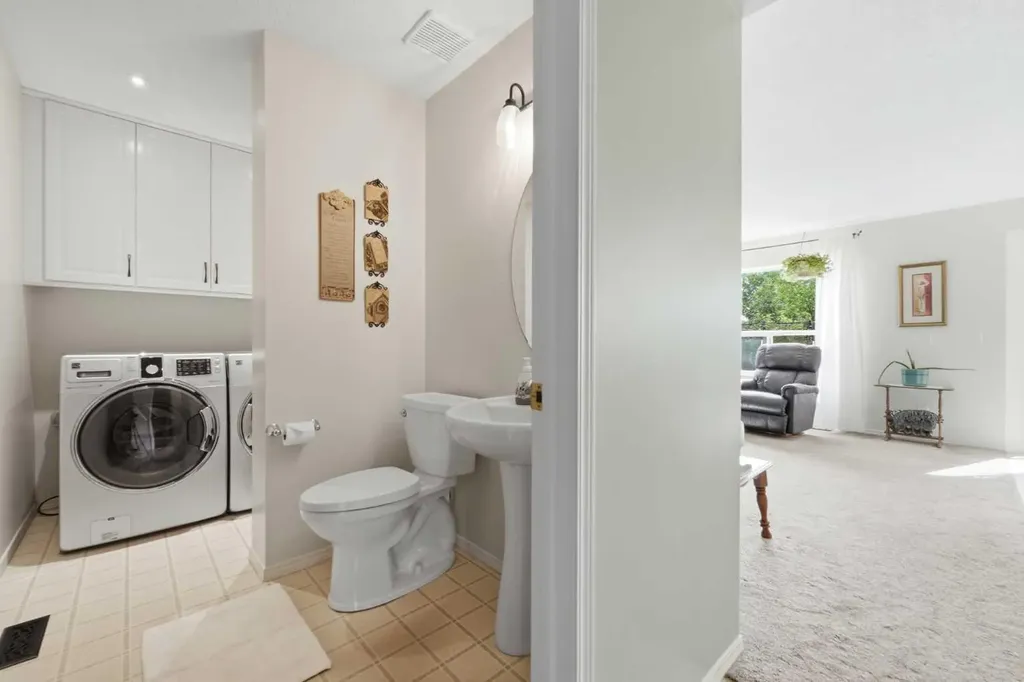 46 Somerside Place SW Calgary AB T2Y 3V3