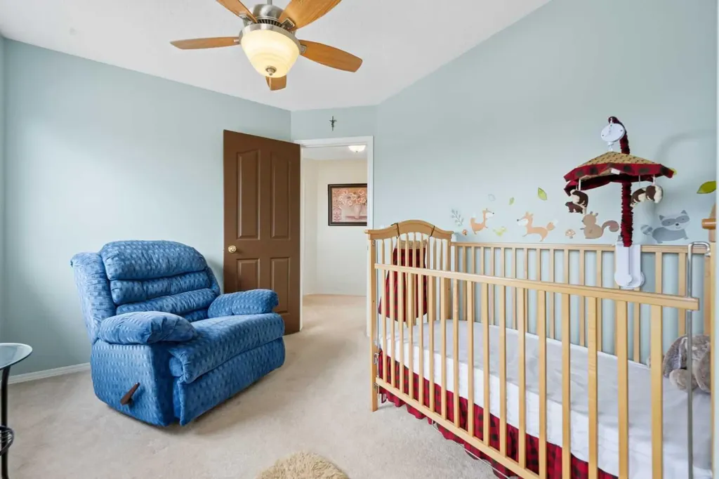 46 Somerside Place SW Calgary AB T2Y 3V3