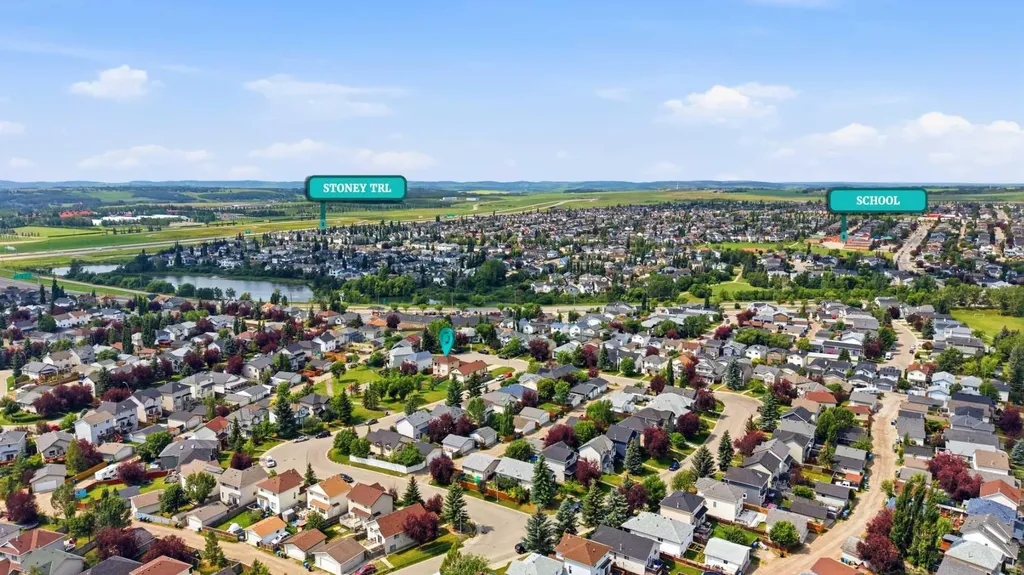 46 Somerside Place SW Calgary AB T2Y 3V3