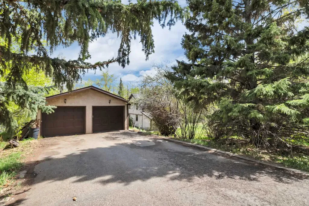 28342 384 Township Road Rural Red Deer County AB T4S 2B6