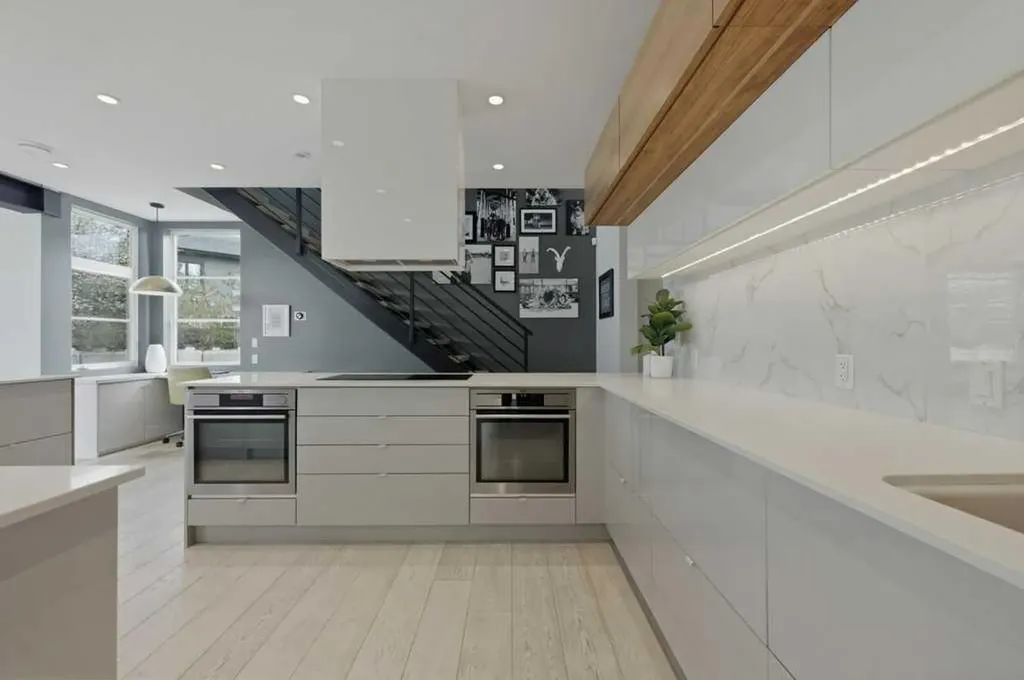 305 Jarvis Glen Court Jarvis Bay AB T4S 1R8