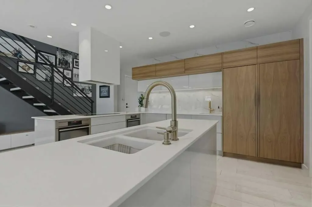 305 Jarvis Glen Court Jarvis Bay AB T4S 1R8