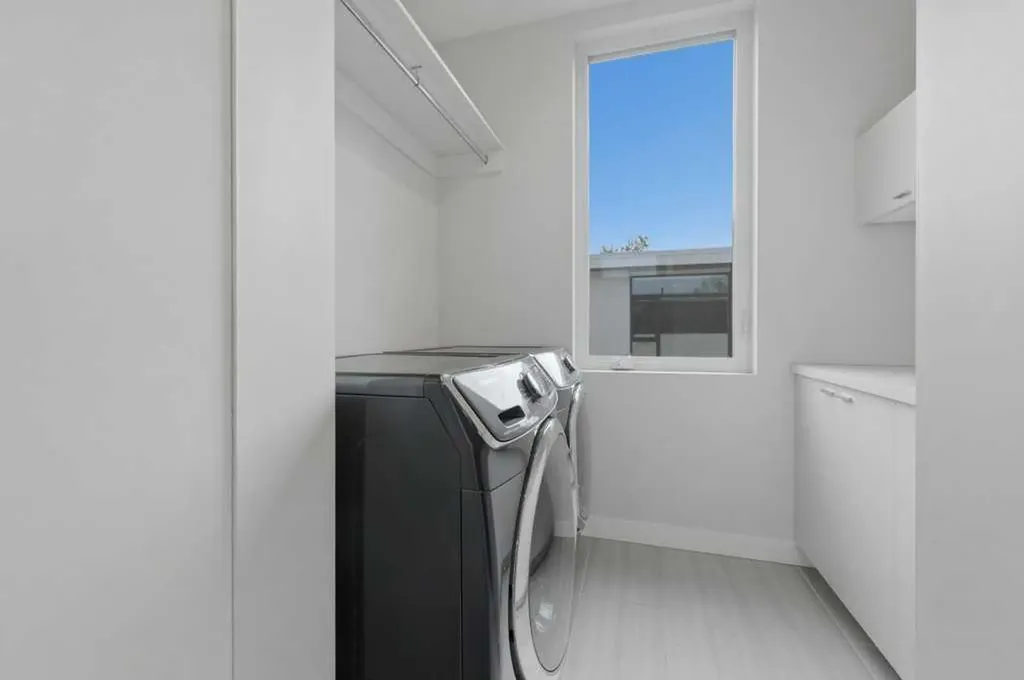 305 Jarvis Glen Court Jarvis Bay AB T4S 1R8