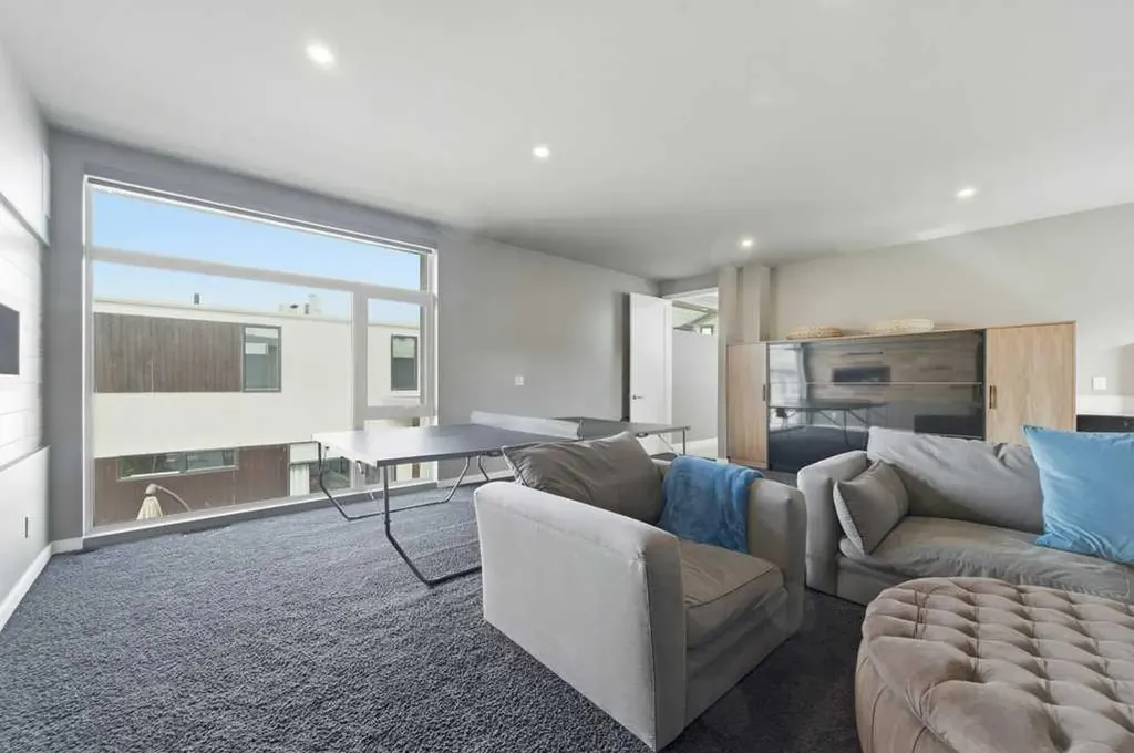 305 Jarvis Glen Court Jarvis Bay AB T4S 1R8