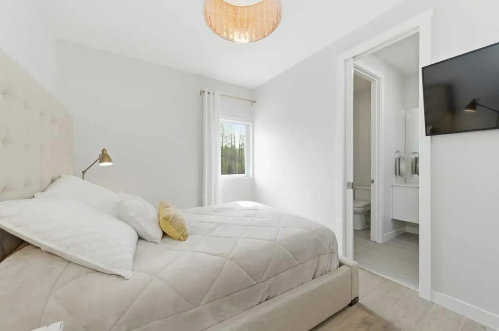 305 Jarvis Glen Court Jarvis Bay AB T4S 1R8