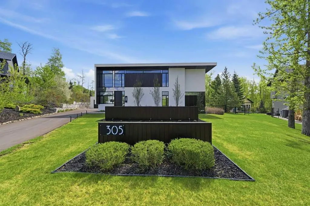 305 Jarvis Glen Court Jarvis Bay AB T4S 1R8