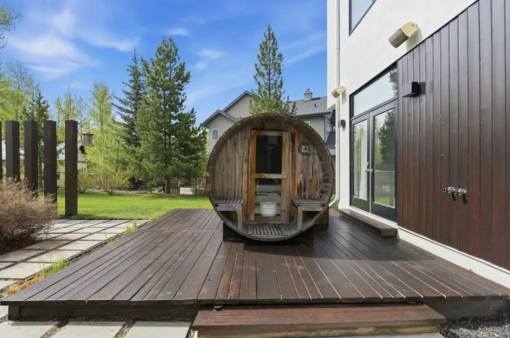 305 Jarvis Glen Court Jarvis Bay AB T4S 1R8