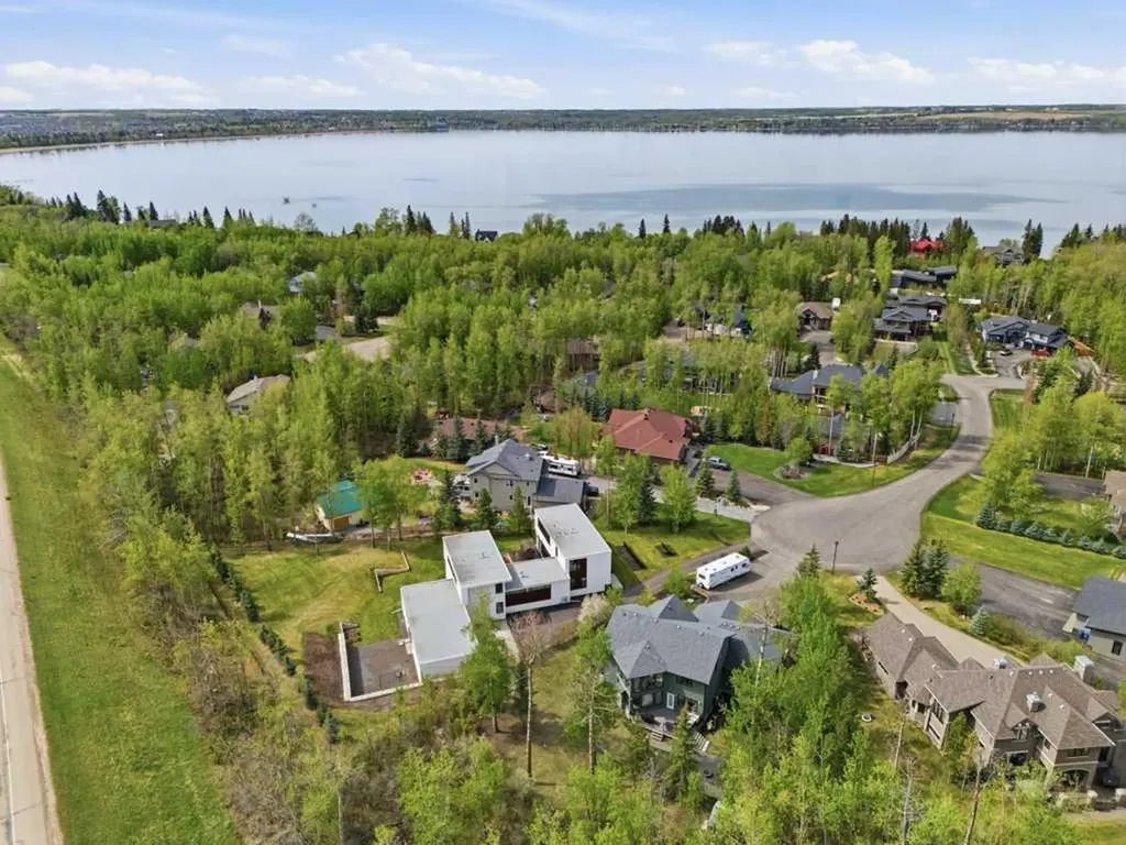 305 Jarvis Glen Court Jarvis Bay AB T4S 1R8