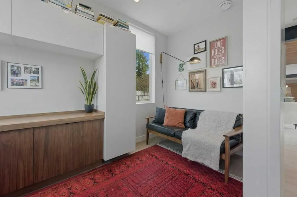 305 Jarvis Glen Court Jarvis Bay AB T4S 1R8