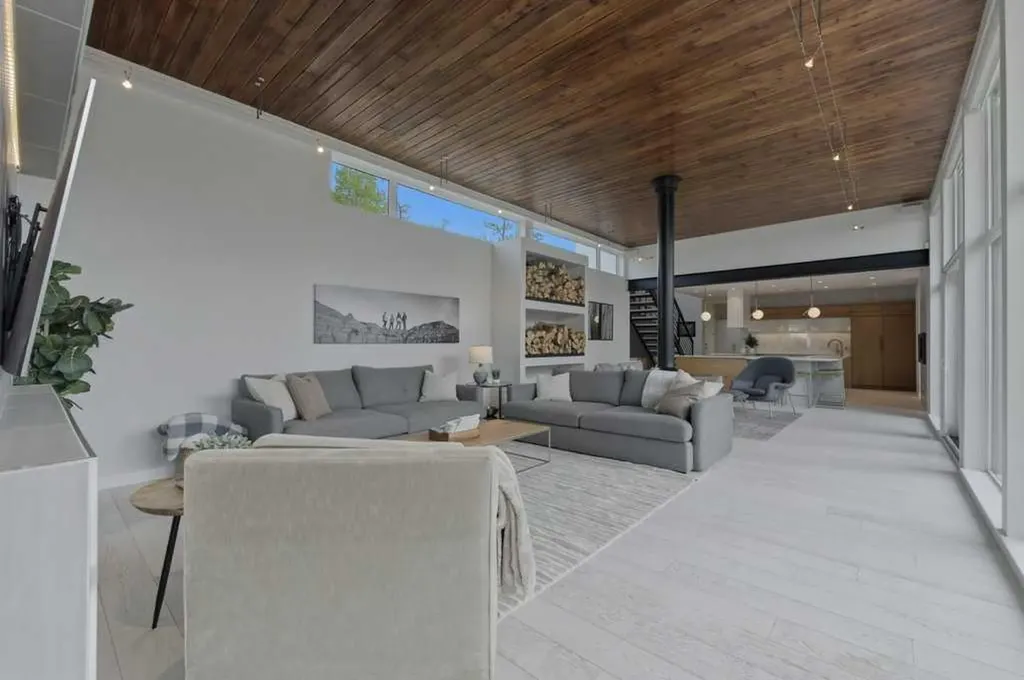 305 Jarvis Glen Court Jarvis Bay AB T4S 1R8