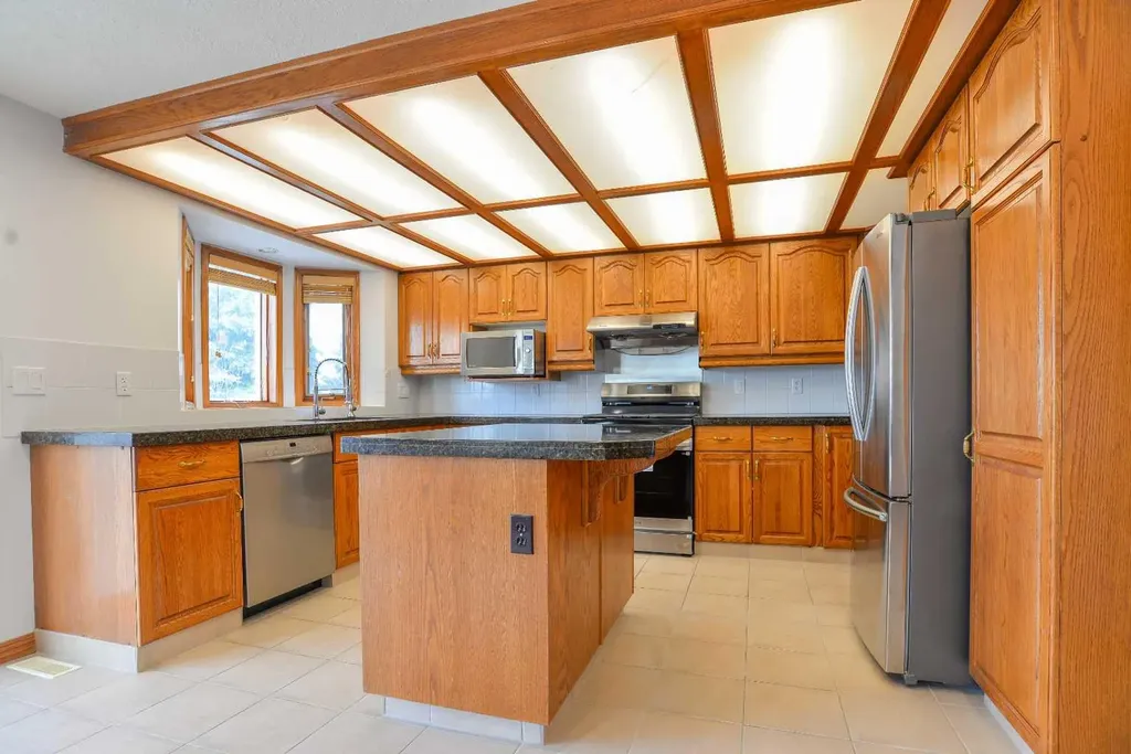 393 Hawktree Circle NW Calgary AB T3G 2X9