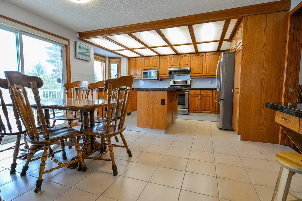 393 Hawktree Circle NW Calgary AB T3G 2X9