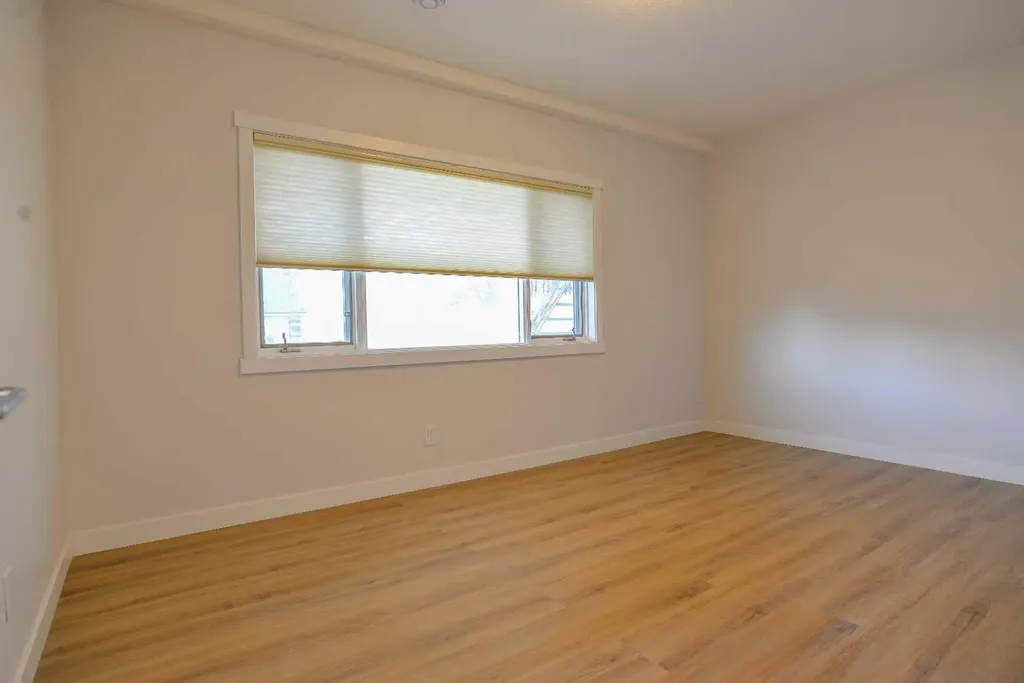 393 Hawktree Circle NW Calgary AB T3G 2X9
