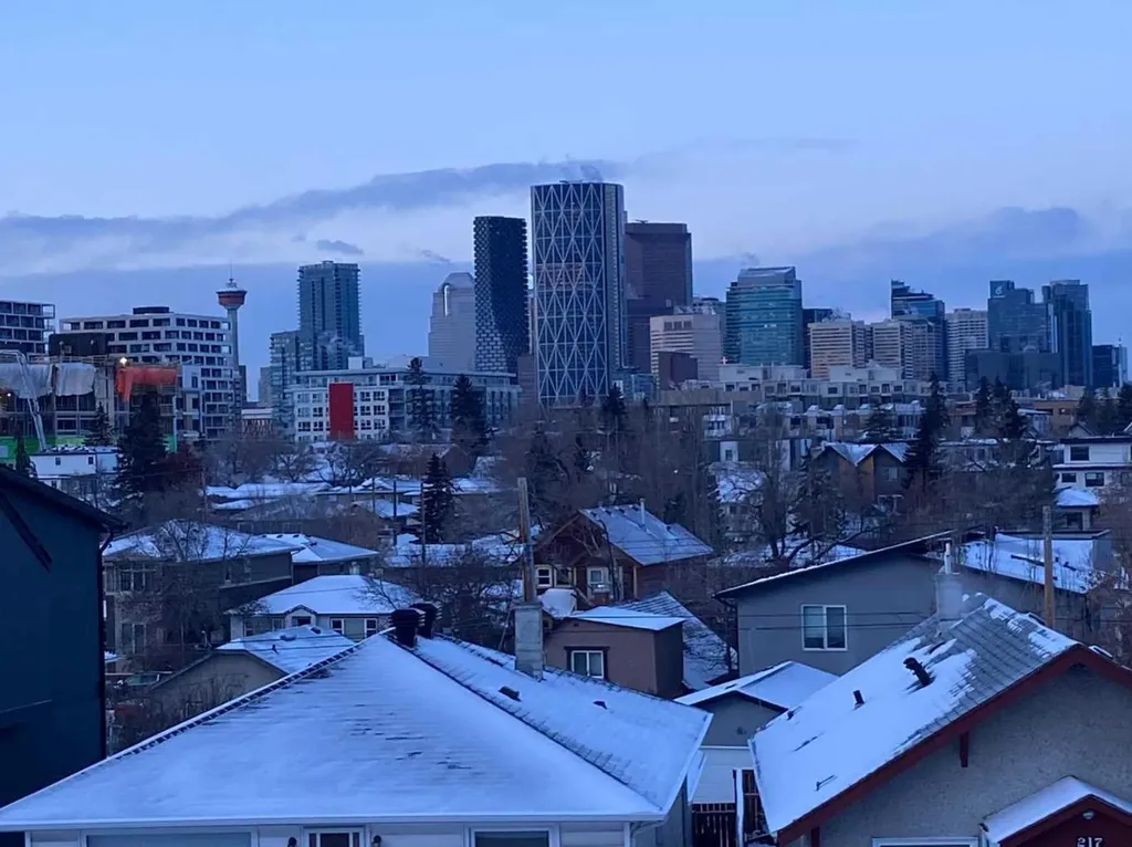 212 12a Street NE Calgary AB T2E 4R7