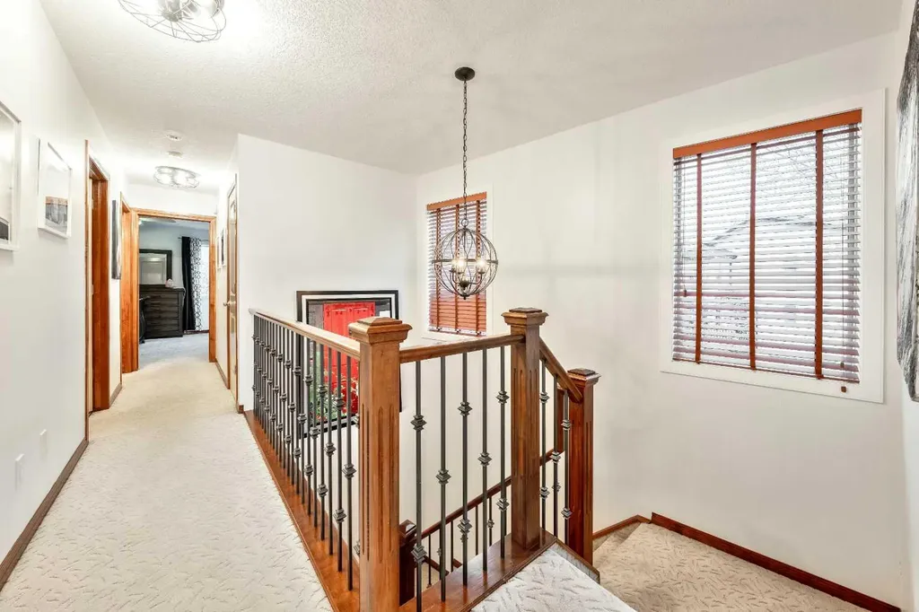 212 12a Street NE Calgary AB T2E 4R7