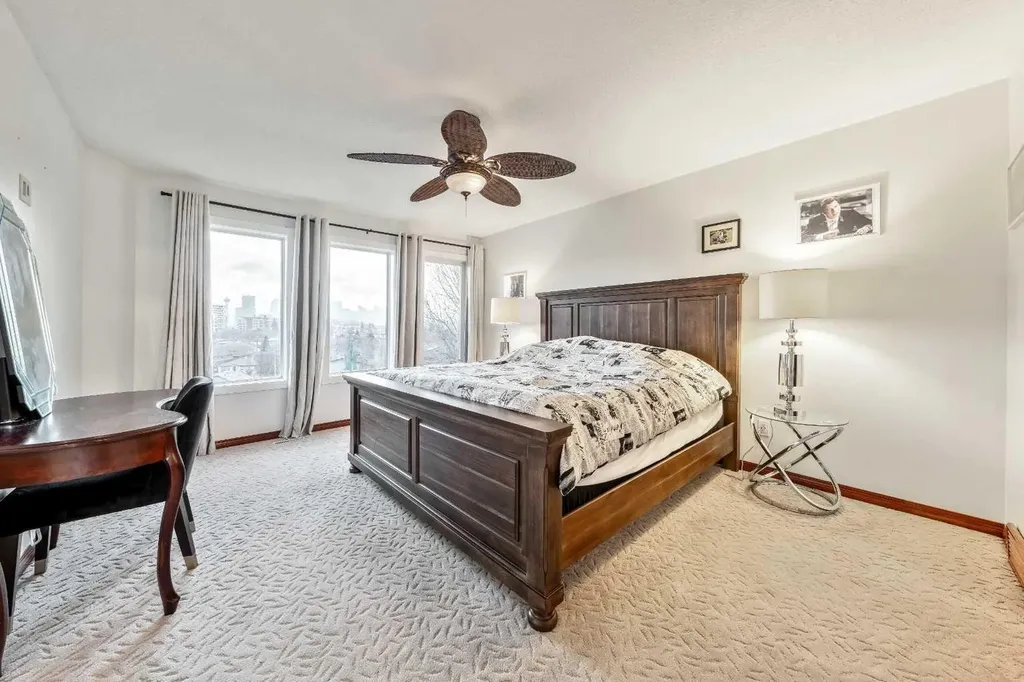 212 12a Street NE Calgary AB T2E 4R7