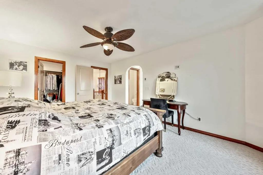 212 12a Street NE Calgary AB T2E 4R7