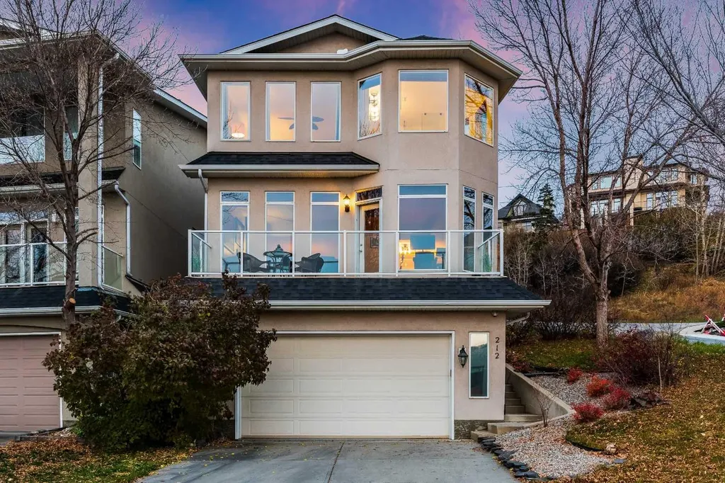 212 12a Street NE Calgary AB T2E 4R7