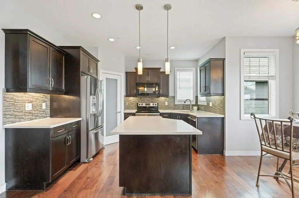 597 Muirfield Crescent Lyalta AB T0J 1Y1