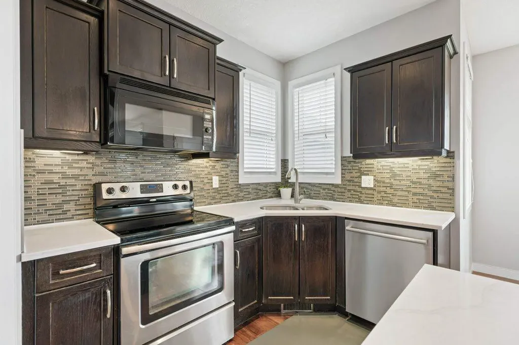 597 Muirfield Crescent Lyalta AB T0J 1Y1