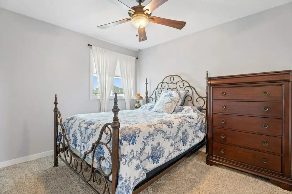 597 Muirfield Crescent Lyalta AB T0J 1Y1