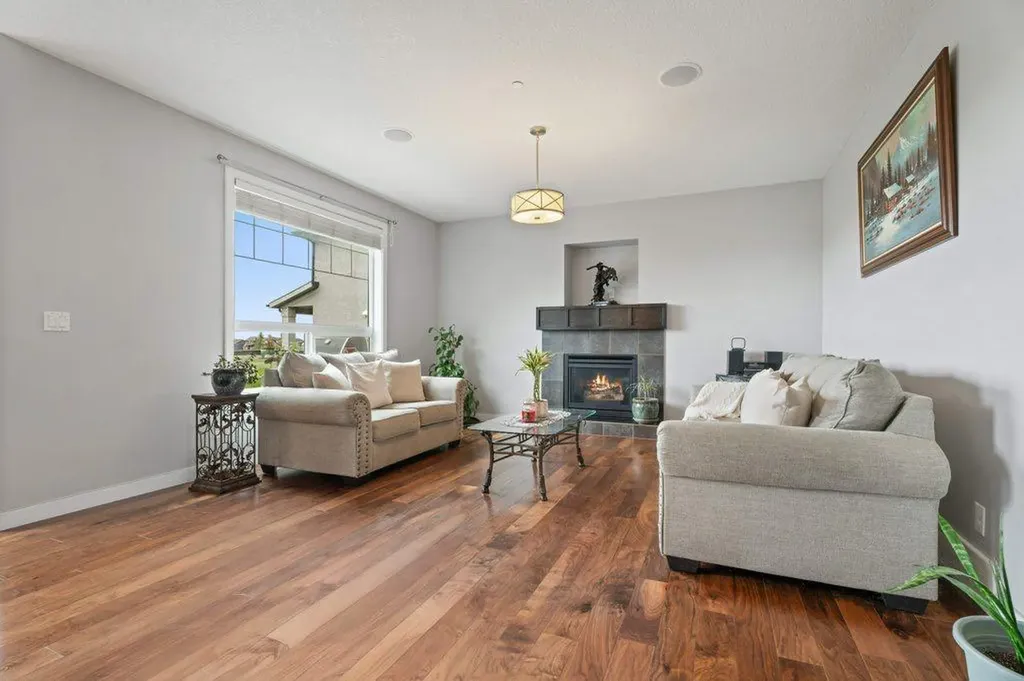 597 Muirfield Crescent Lyalta AB T0J 1Y1