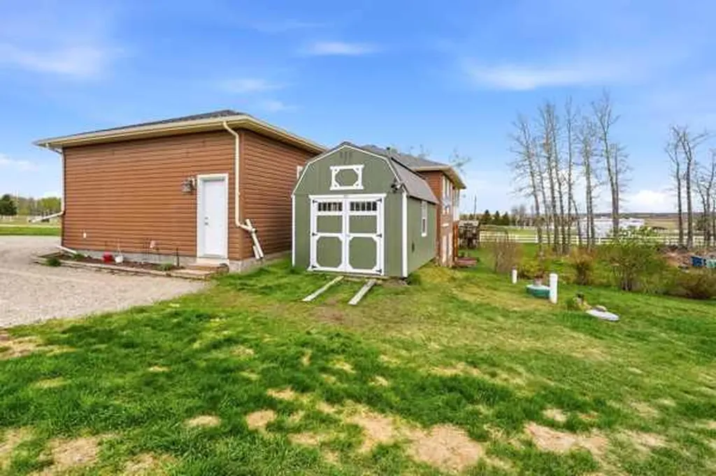 Twp 264056 Highway 27 Rural Kneehill County AB T0M 2B0