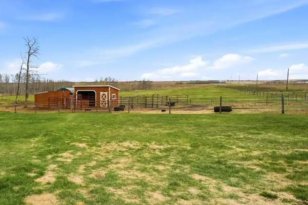 Twp 264056 Highway 27 Rural Kneehill County AB T0M 2B0